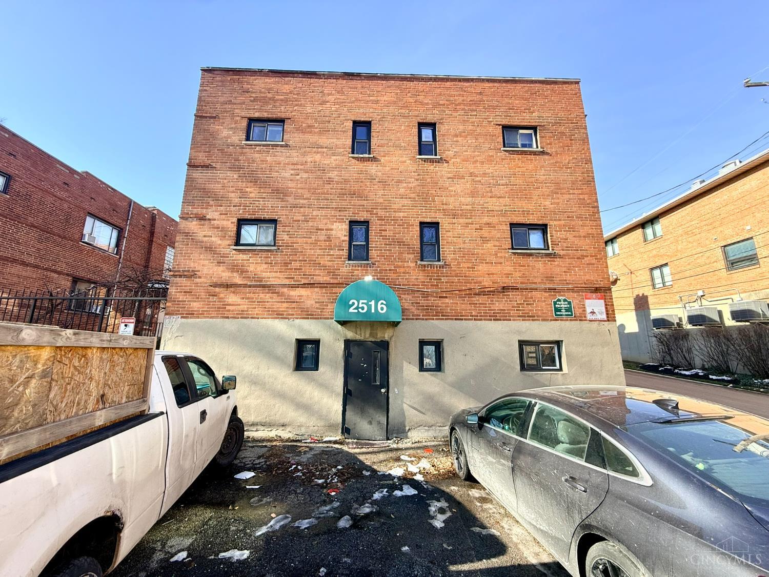 2512 Highland Avenue