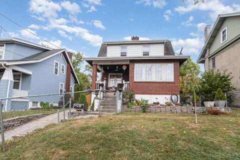 Photo of 2473 Wahl Terrace, Cincinnati, OH 45211 (MLS # 1856394)