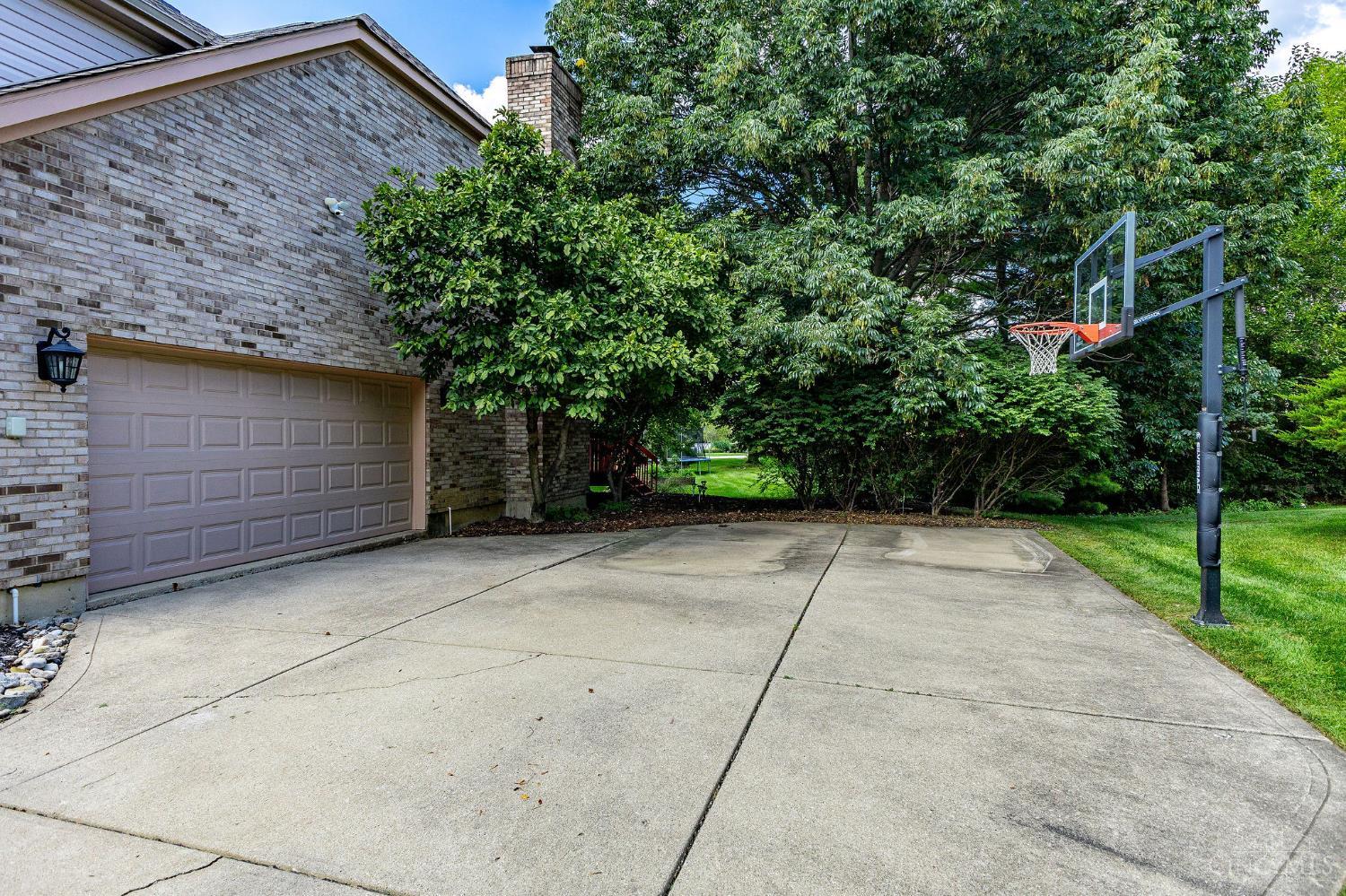 6858 Man O War Lane