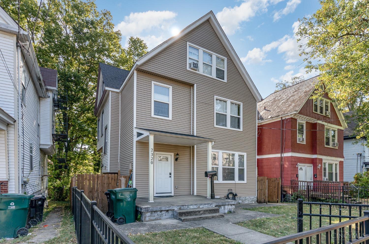 2320 Maplewood Avenue