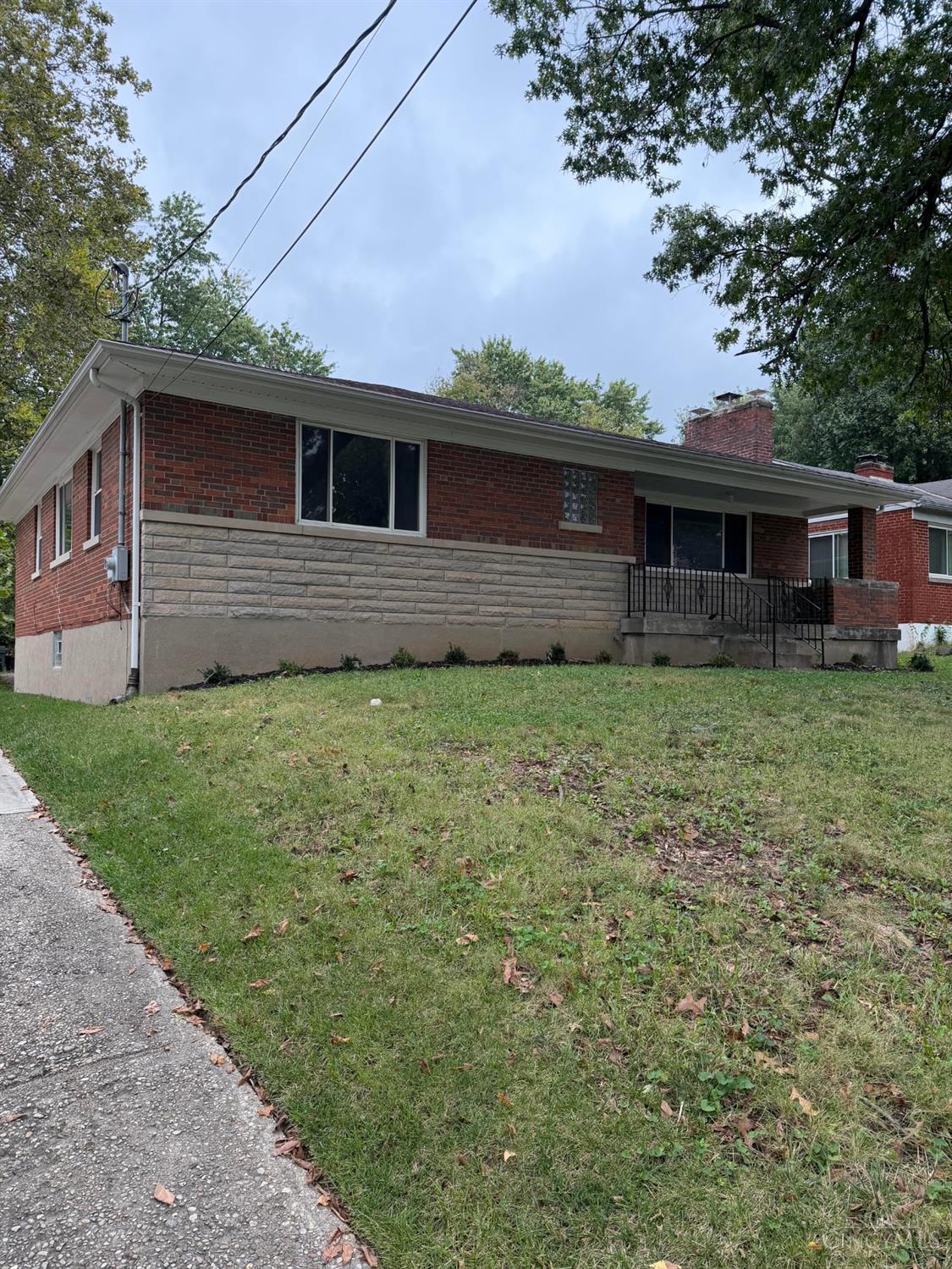 2806 Breezy Way