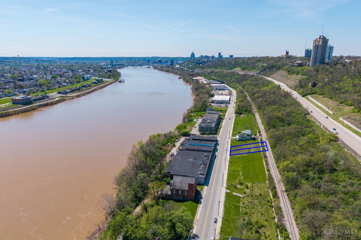 2008 Riverside Drive