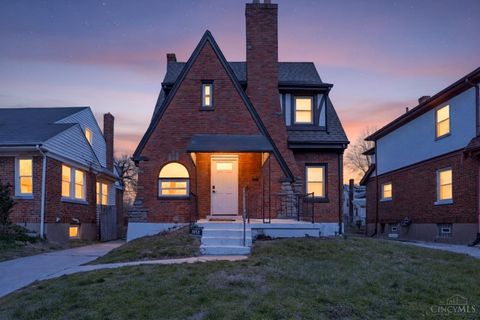 Photo of 1858 Garden Lane, Cincinnati, OH 45237 (MLS # 1871643)