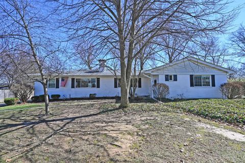 Photo of 9876 Lorelei Drive, Springfield Township, OH 45231 (MLS # 1870970)