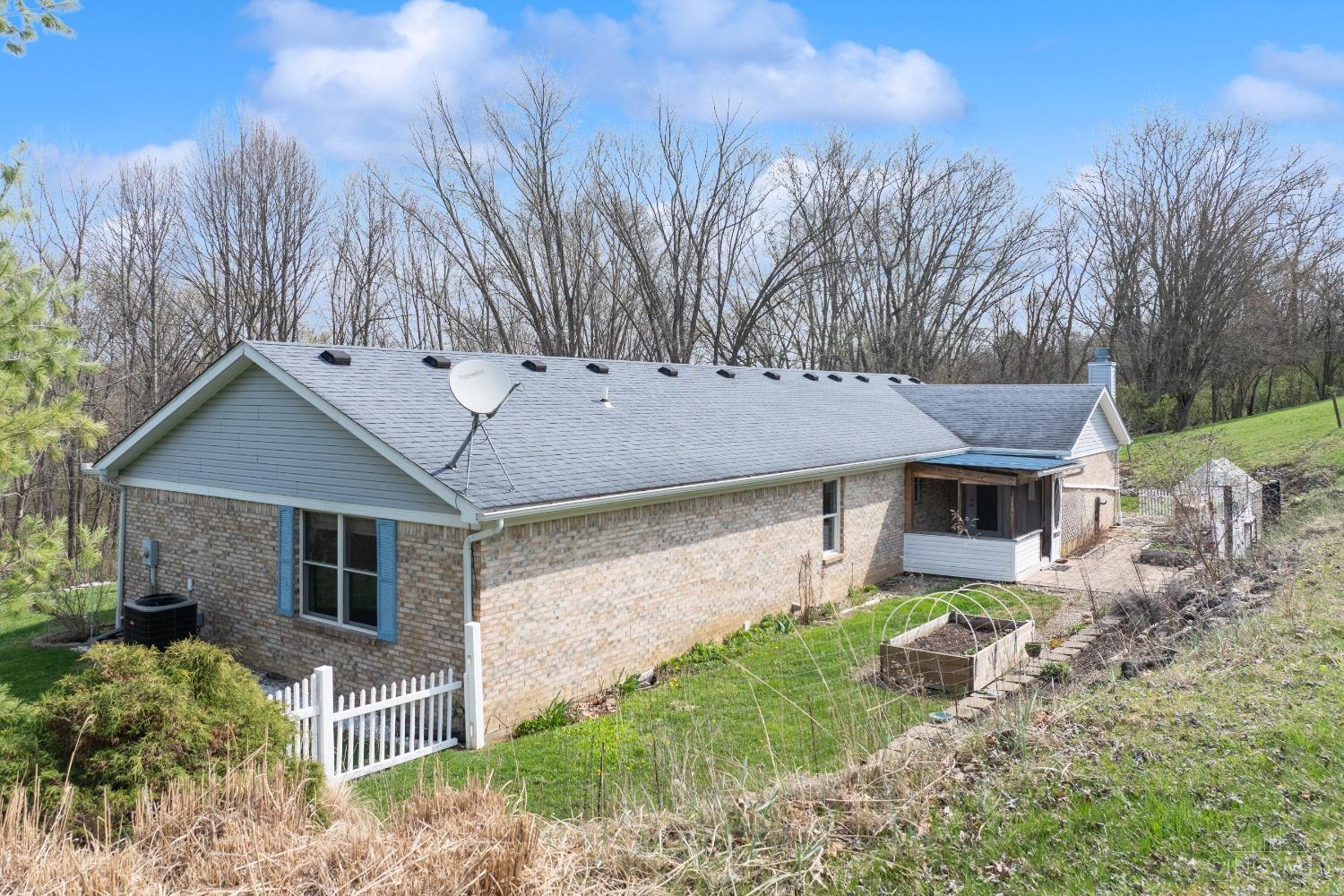 1697 S Clarksville Road, North Adams, Ohio image 4