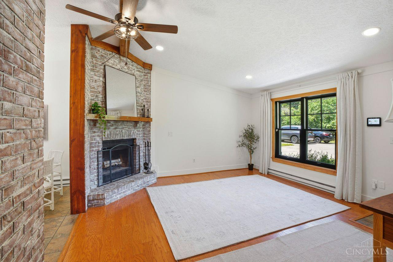 1643 Woodville Pike