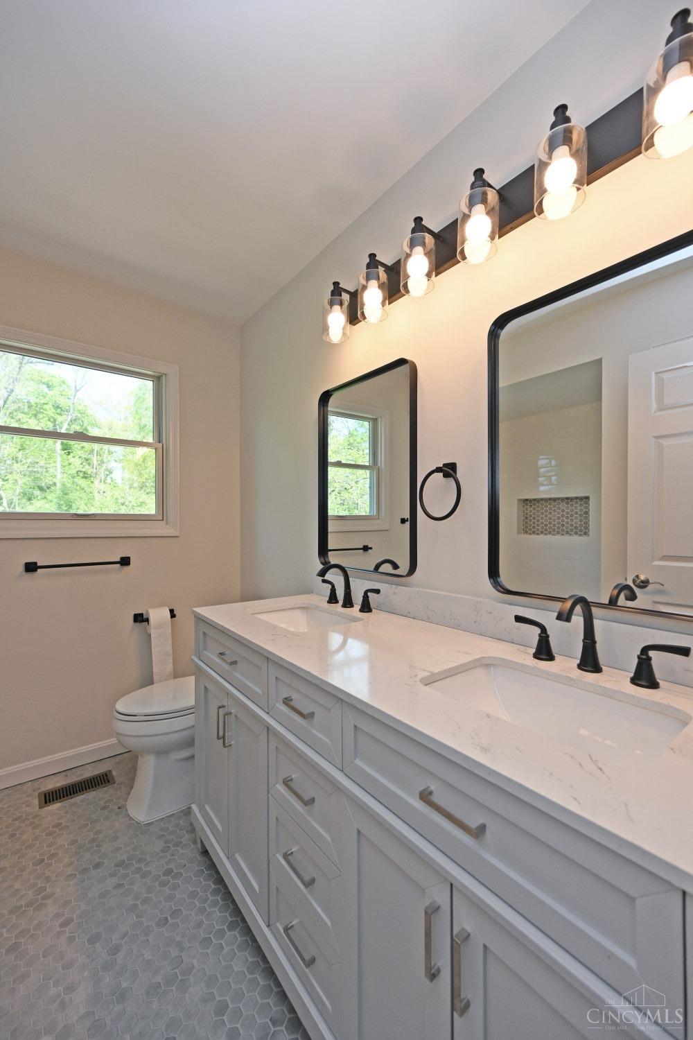 824 Woodscene Court, Anderson Twp, Ohio image 38