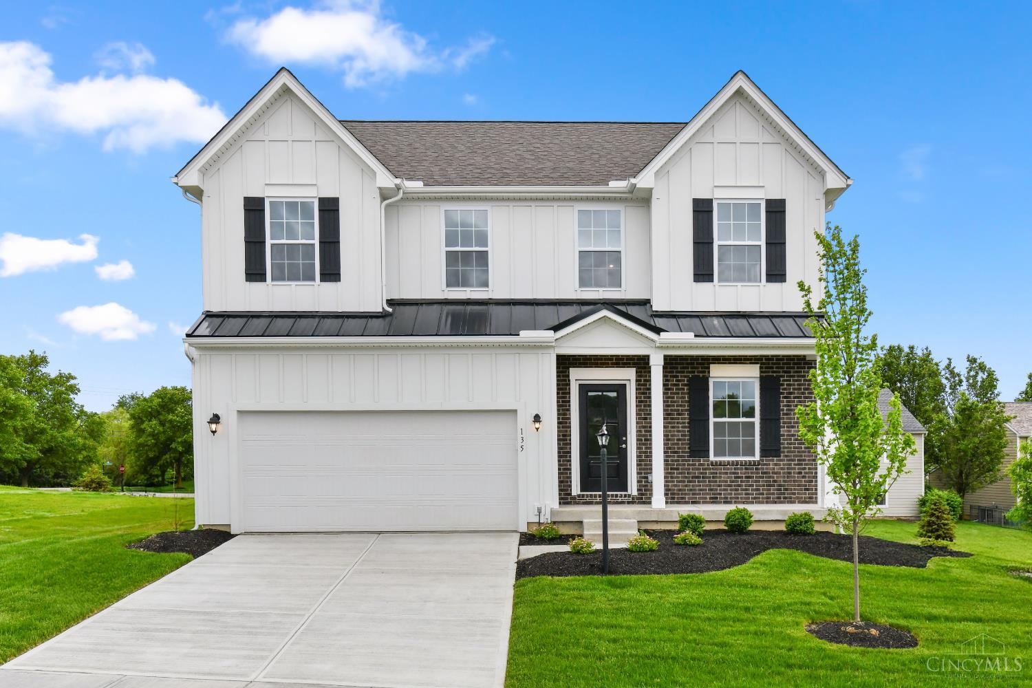 135 Magnolia Lane, Springboro, Ohio image 1