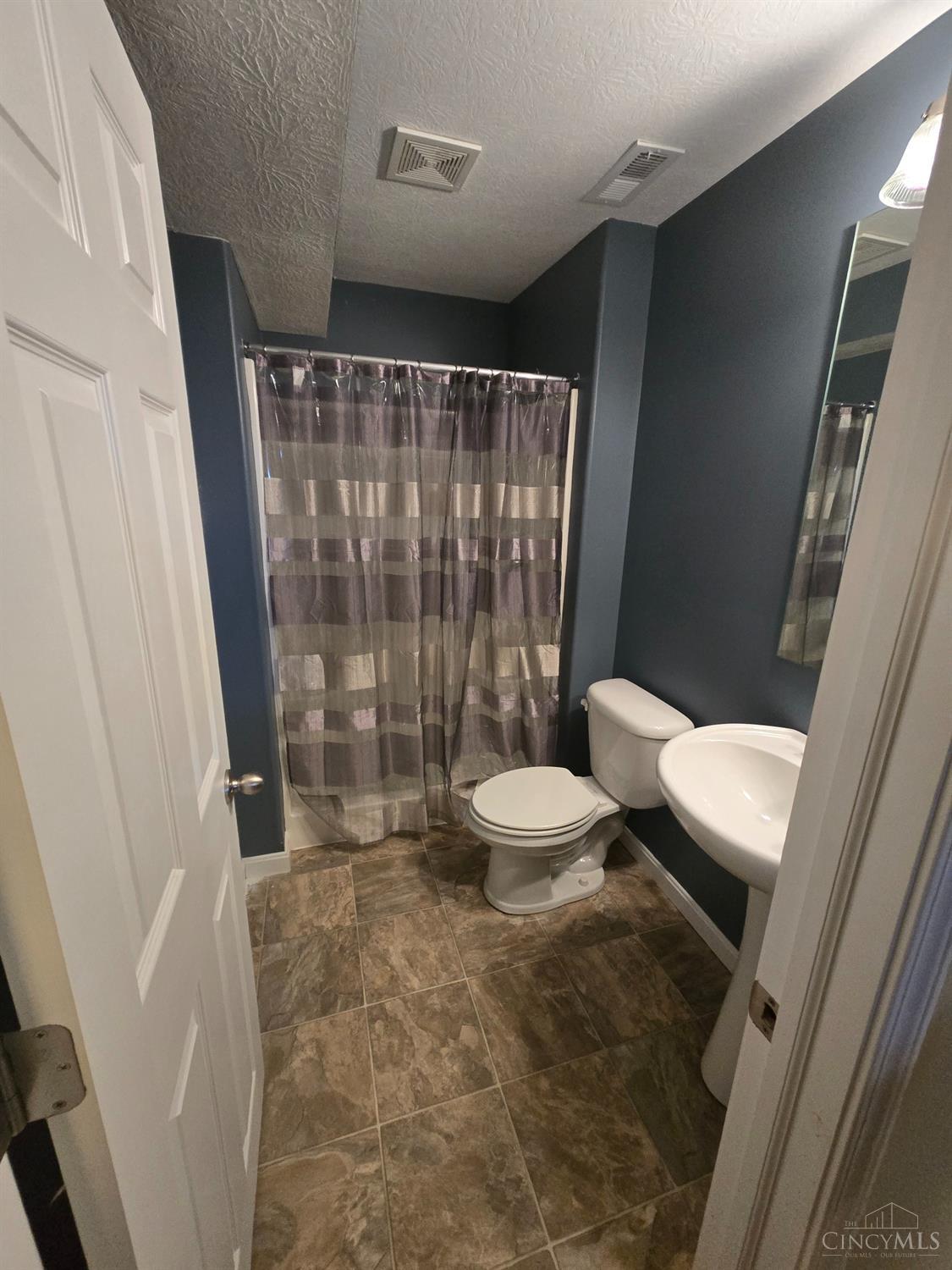 3257 Brunsman Way, Miami Twp, Ohio image 12