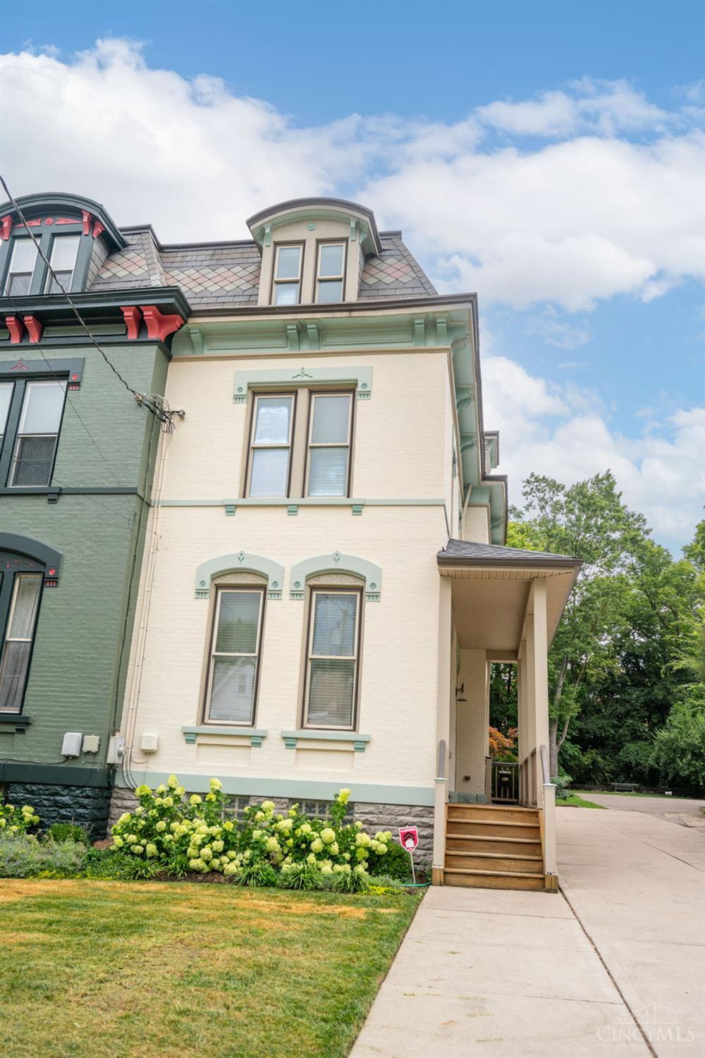 2656 Bellevue Avenue
