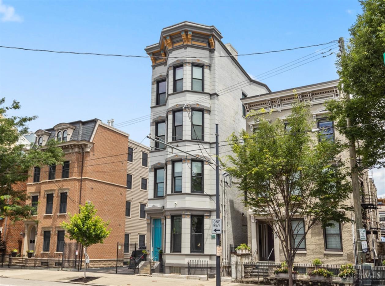 1420 Elm Street 2