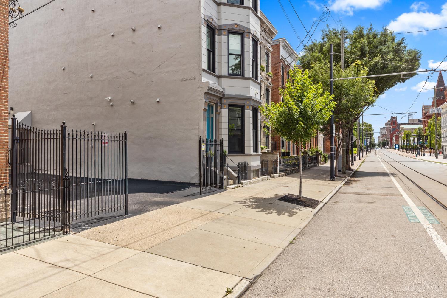 1420 Elm Street 2