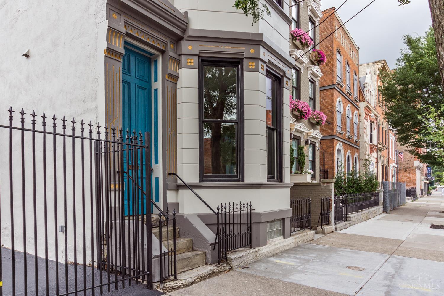 1420 Elm Street 2