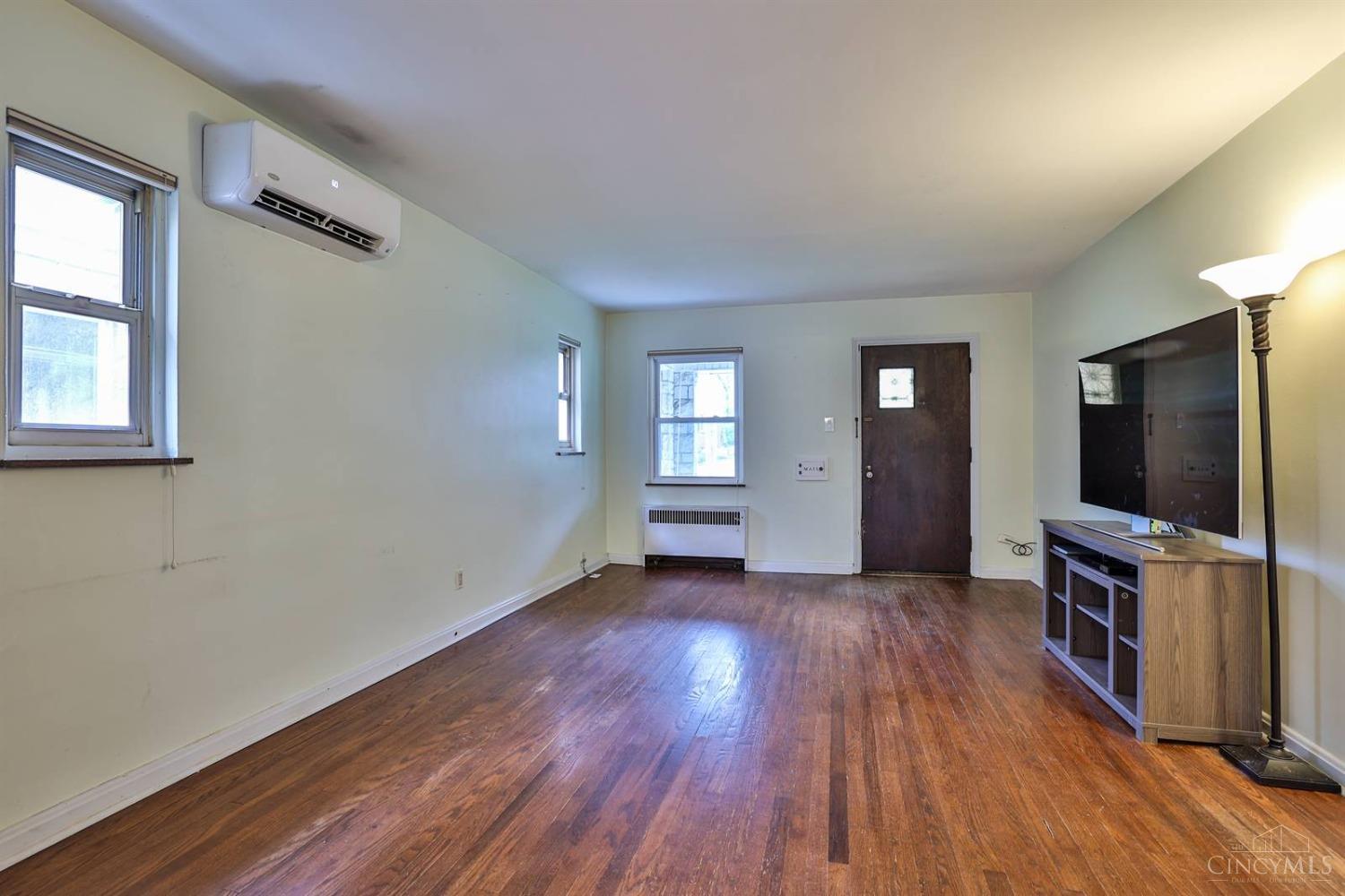 1615 Alcor Terrace, Cincinnati, Ohio image 3