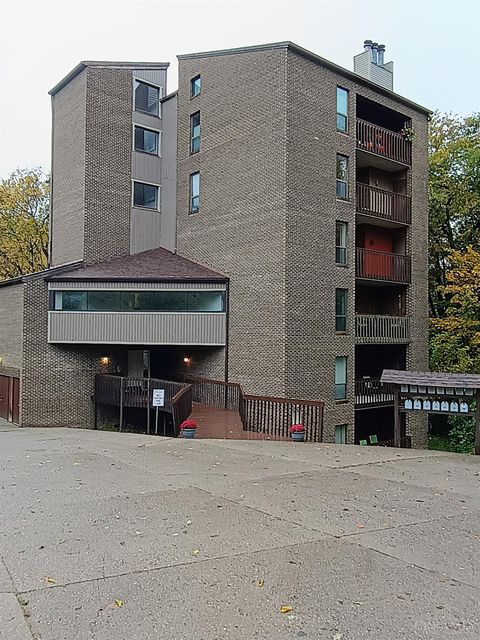 Photo of 2121 Sutton Avenue #3B, Cincinnati, OH 45230 (MLS # 1860063)