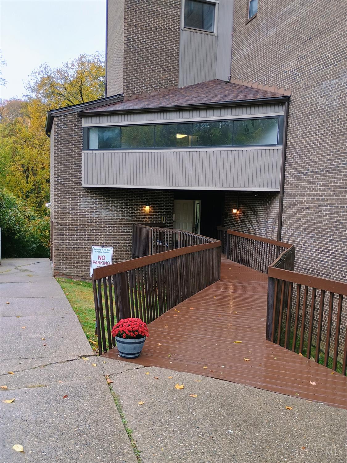 2121 Sutton Avenue 3B