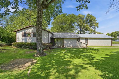 Photo of 2116 Tullis Drive, Middletown, OH 45042 (MLS # 1878578)