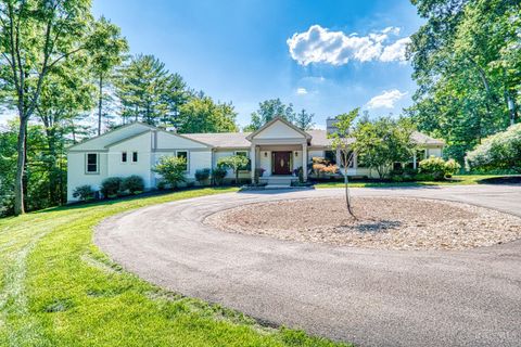 Photo of 5995 Drake Road, Indian Hill, OH 45243 (MLS # 1844888)