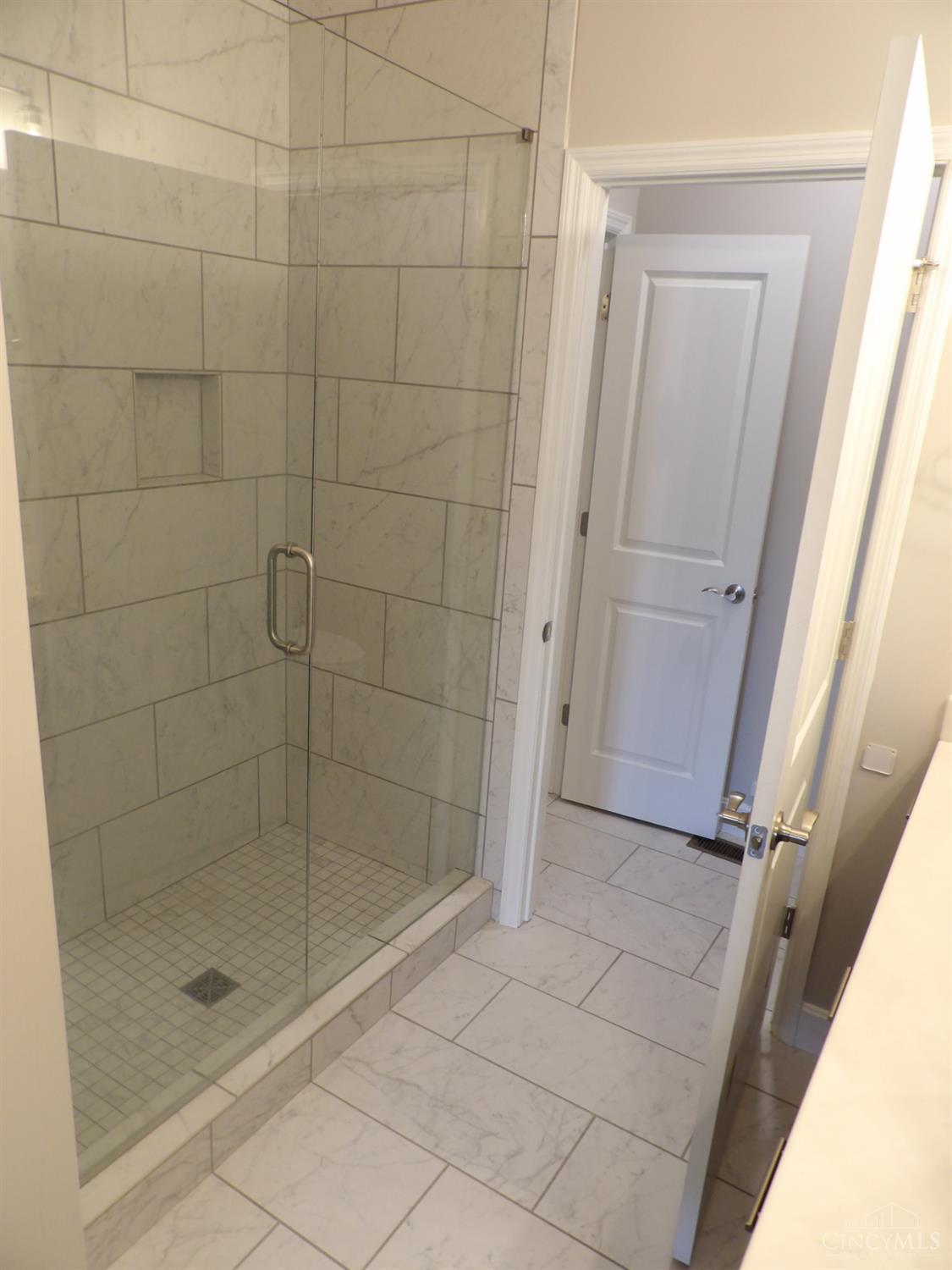 6725 Daniels Walk, Cincinnati, Ohio image 24