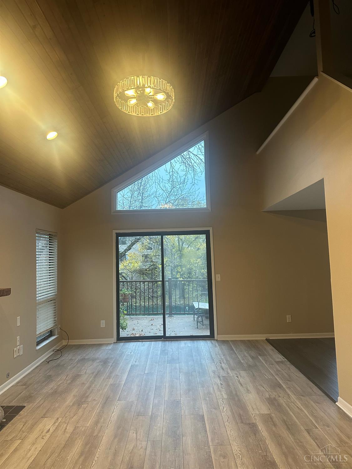 9462 Hunters Creek Drive