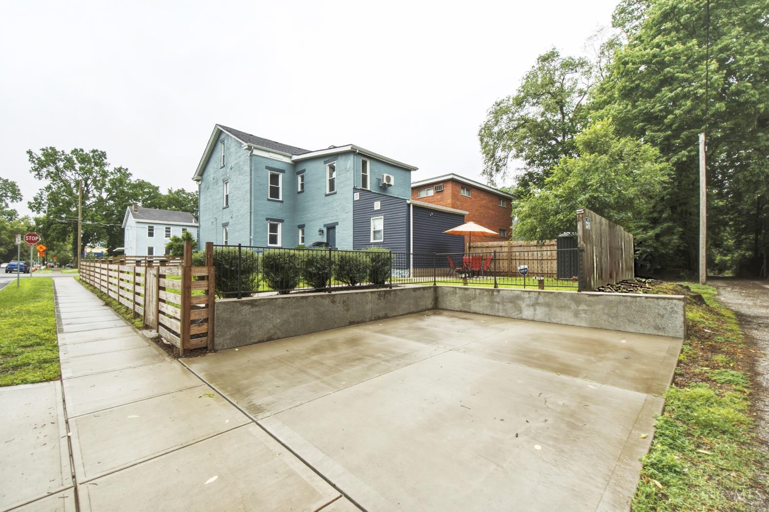 1236 Regent Ave