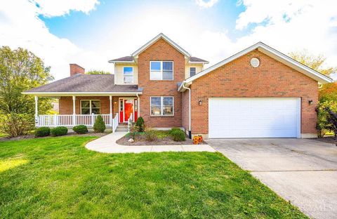 Homes For Sale - 4 Olde Stone Court<br/> Oxford, OH 45056