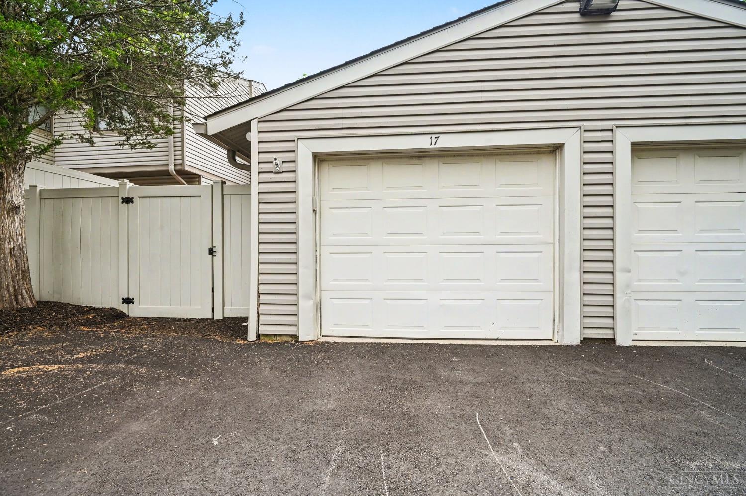 17 Woodview Court