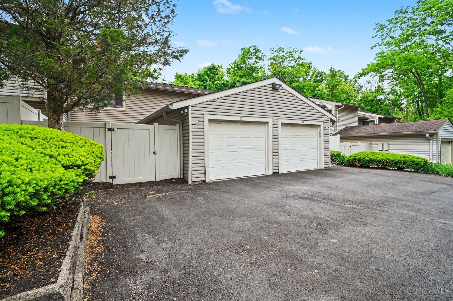 17 Woodview Court