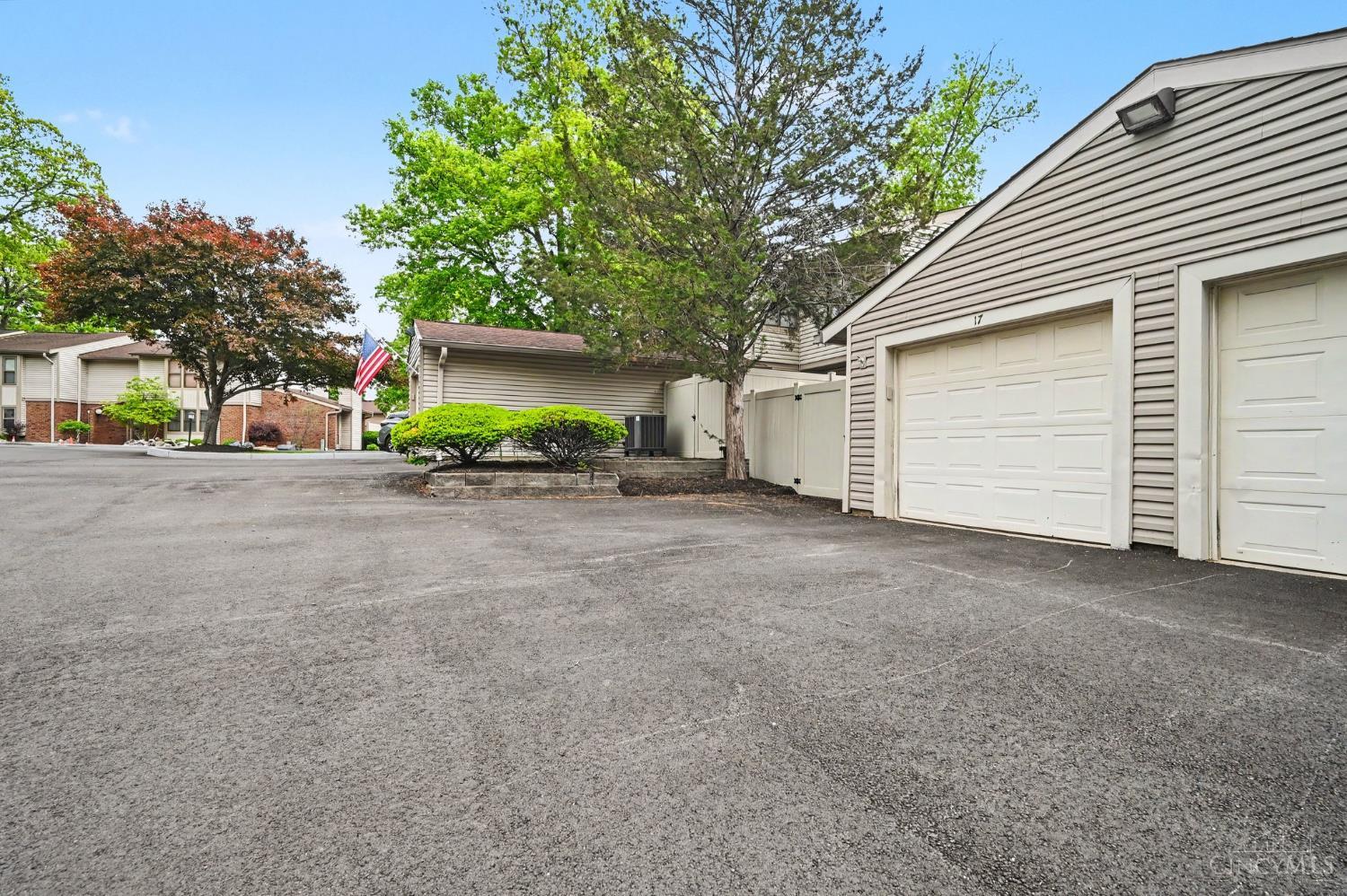 17 Woodview Court