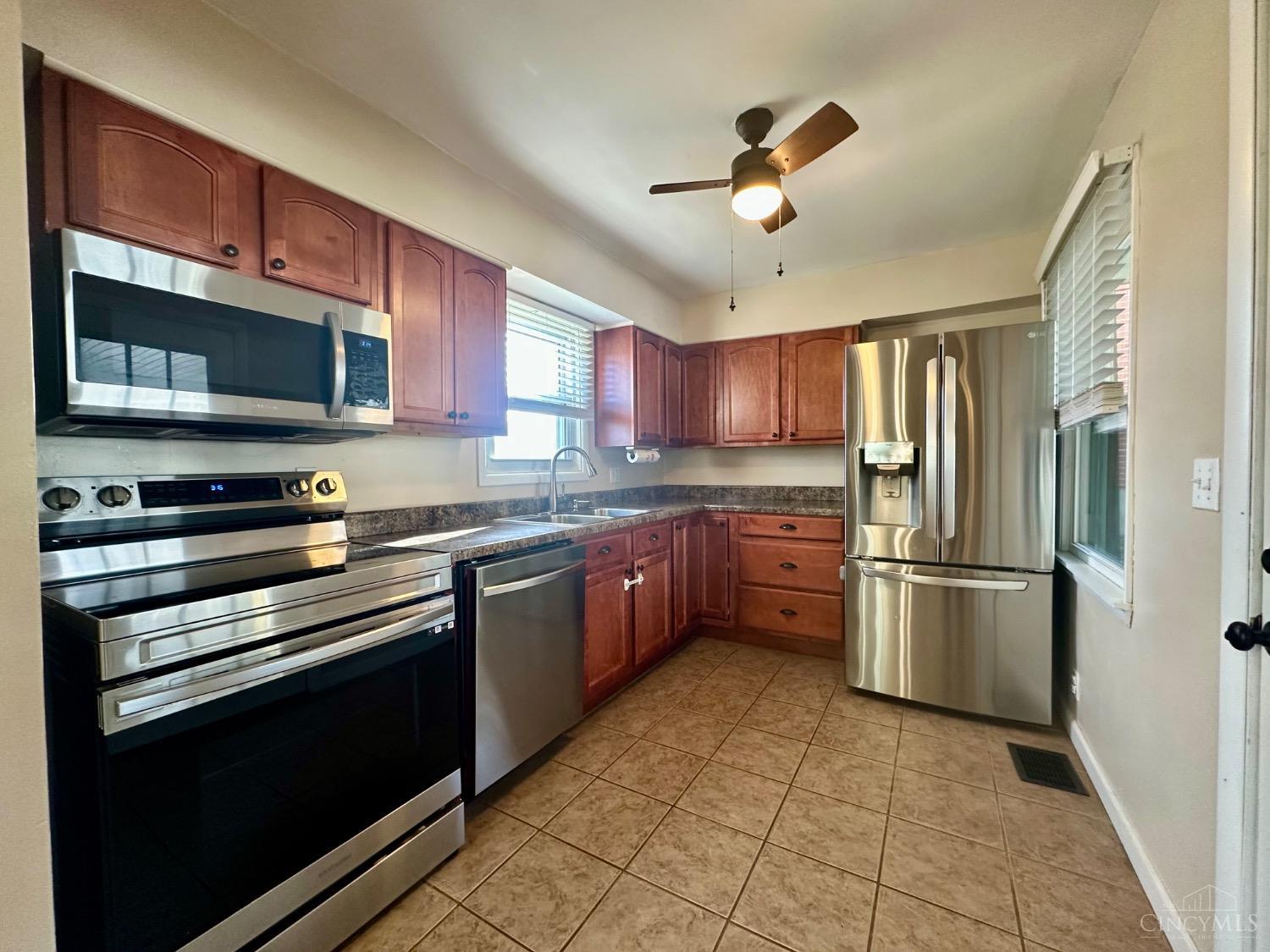 771 Fairhaven Drive, Hamilton, Ohio image 4