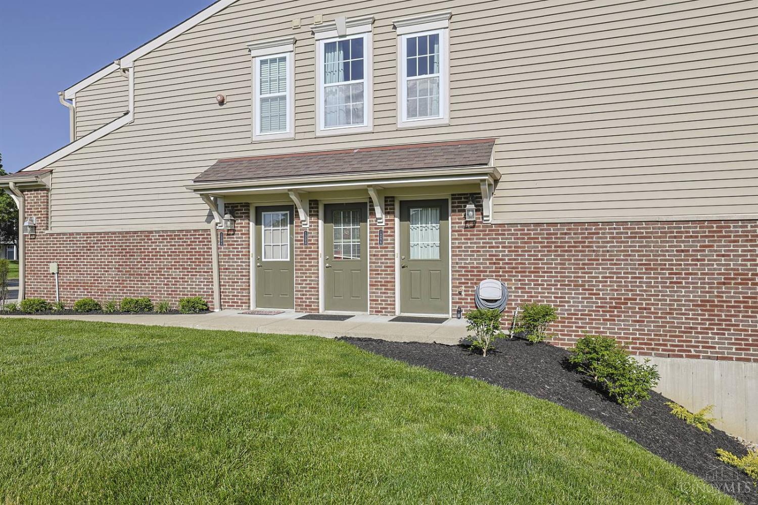 1296 Shadowood Trail