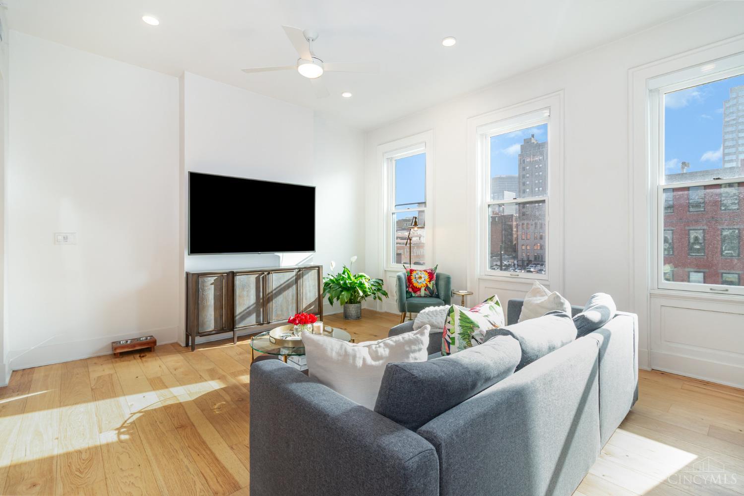 1003 Walnut Street 309