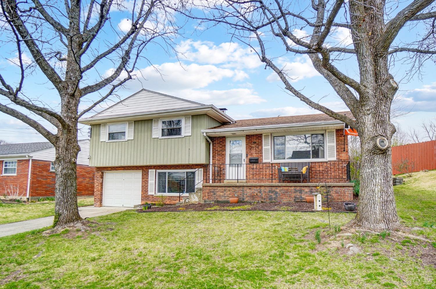 2224 Varelman Avenue, Norwood, Ohio image 2