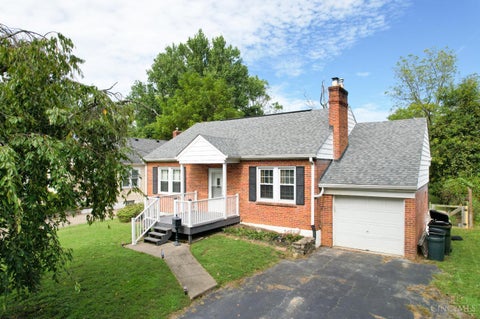 Photo of 6424 Evelyn Drive, Anderson Township, OH 45230 (MLS # 1895034)