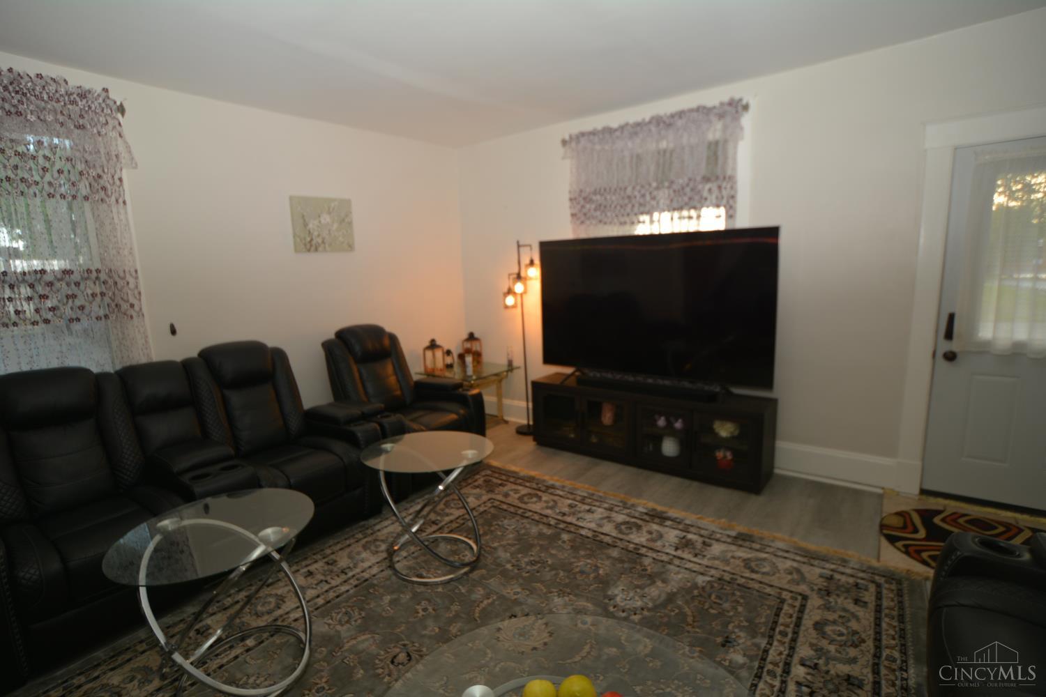 11122 Main Street