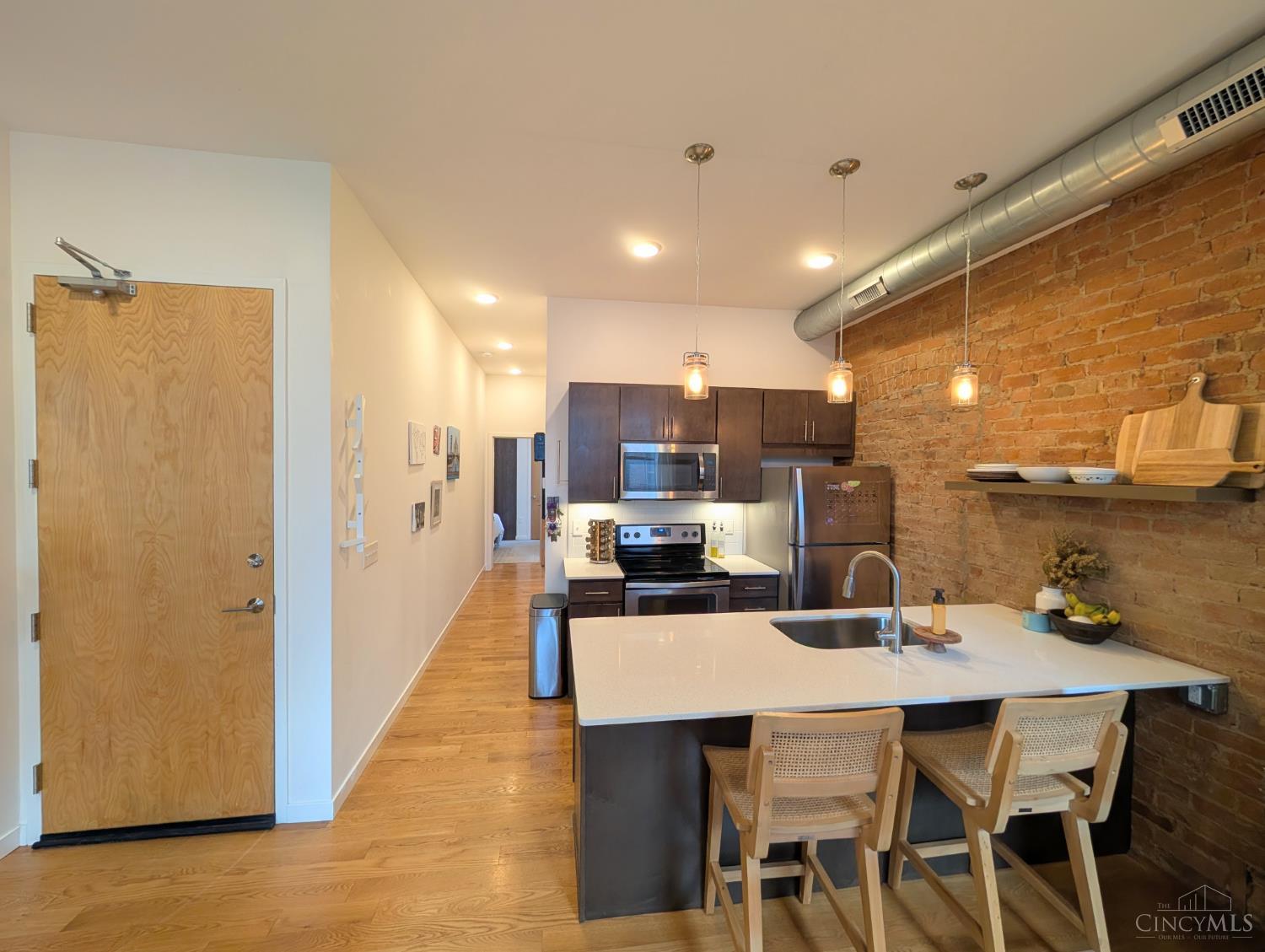 26 E 14th St 203