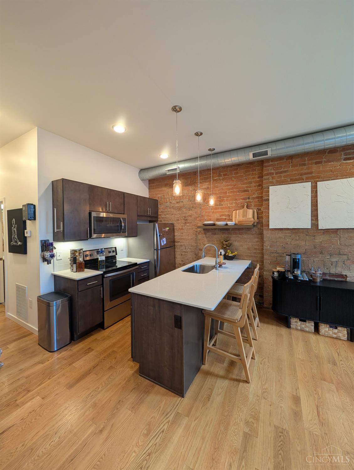 26 E 14th St 203