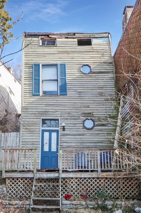 Photo of 2123 Renner Place, Cincinnati, OH 45214 (MLS # 1879156)