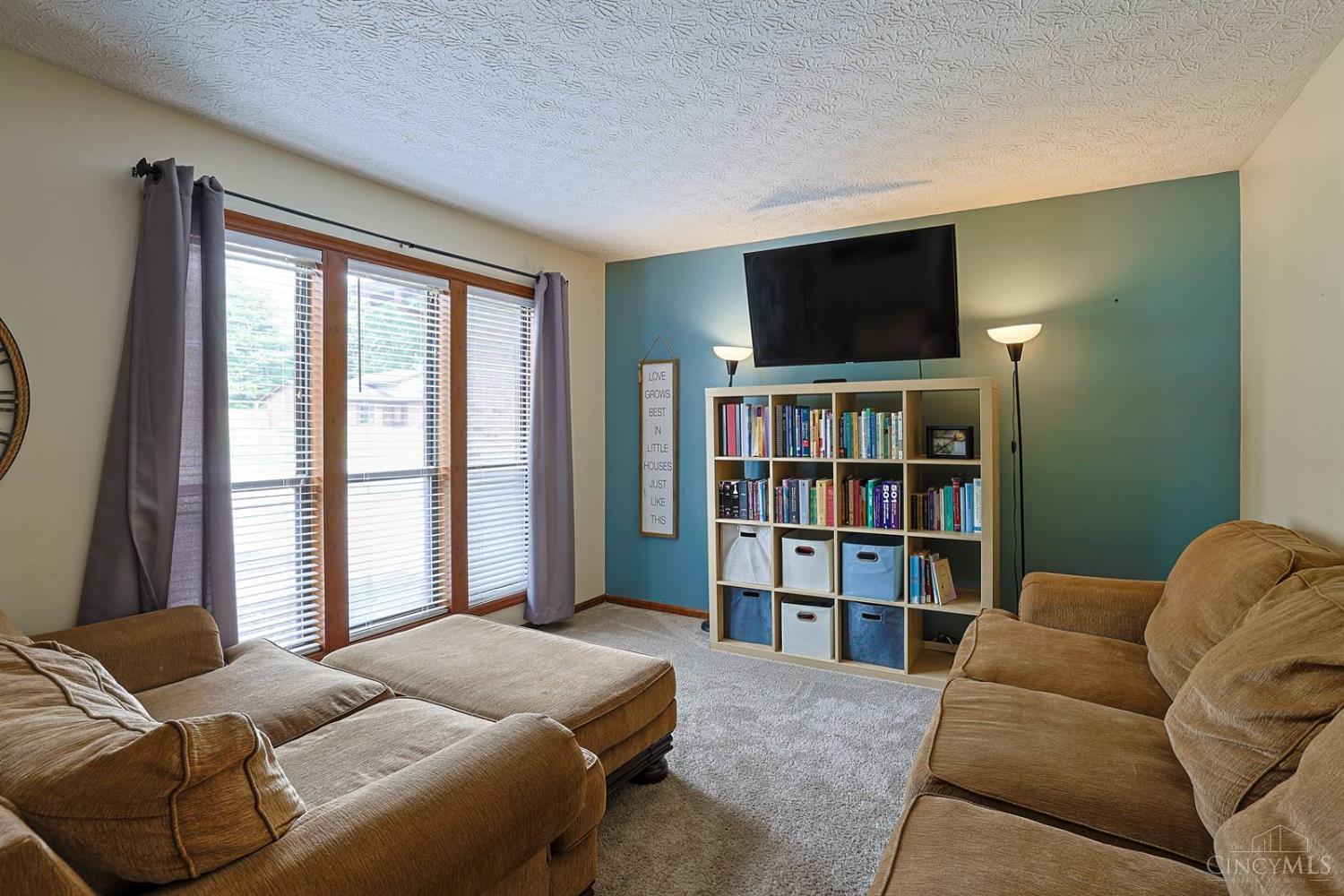 3863 Schroeder Drive