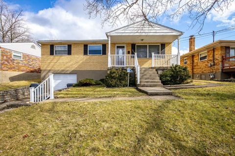 Photo of 712 Libbejo Drive, Delhi Township, OH 45233 (MLS # 1870072)