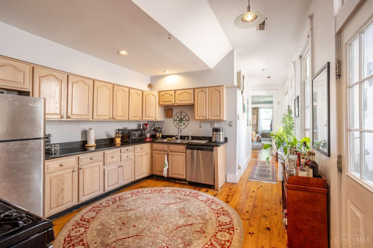1407 Main Street 4