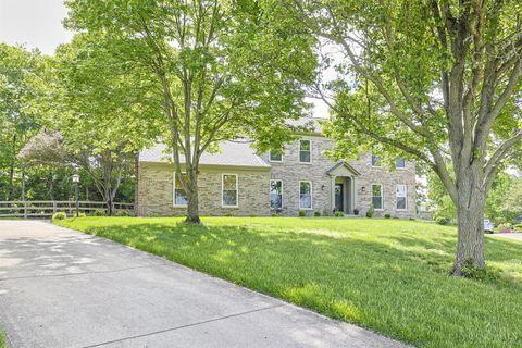 Photo of 5475 Pine Vista Court, West Chester, OH 45069 (MLS # 1877288)