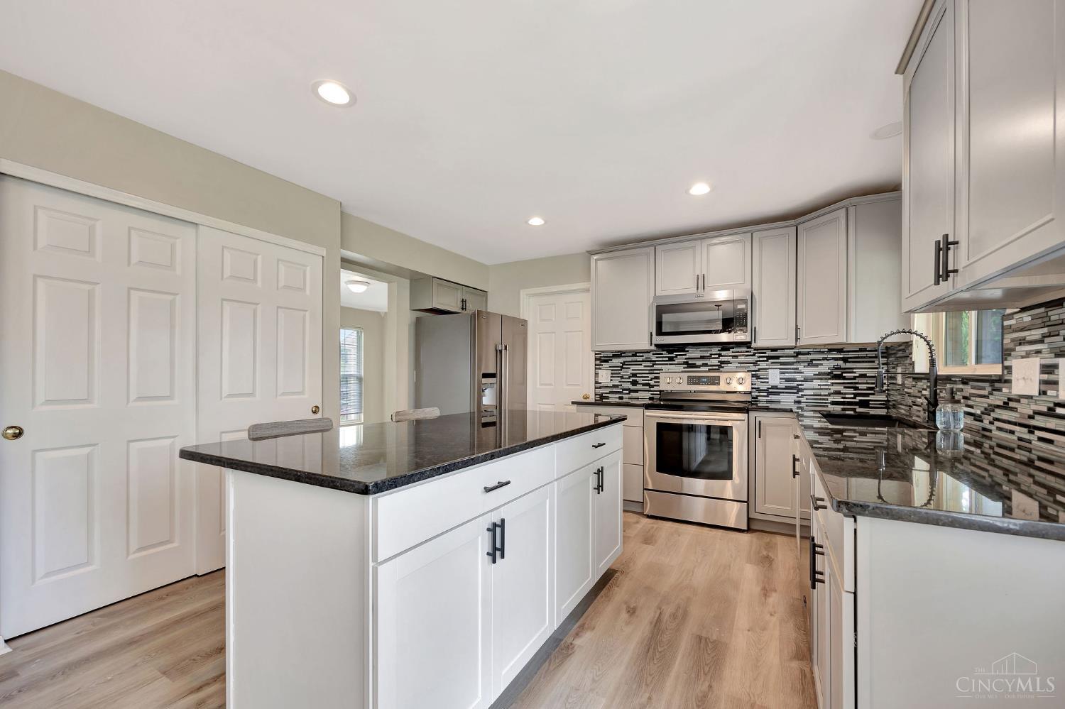 9995 Weatherly Court, Colerain Twp, Alabama image 13