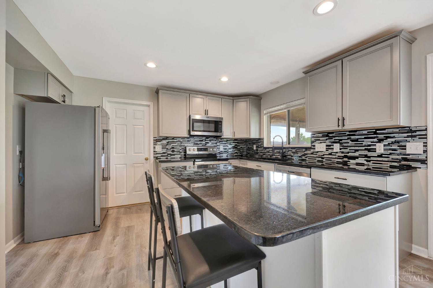 9995 Weatherly Court, Colerain Twp, Alabama image 12