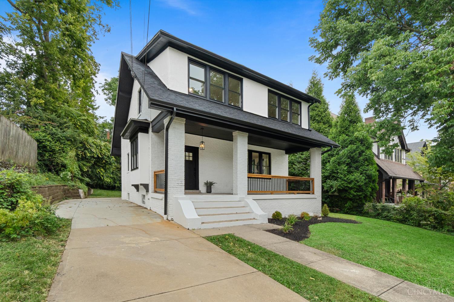 1016 Valley Lane