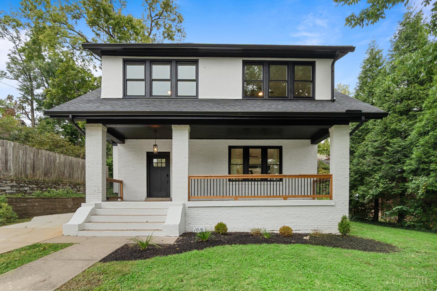 1016 Valley Lane