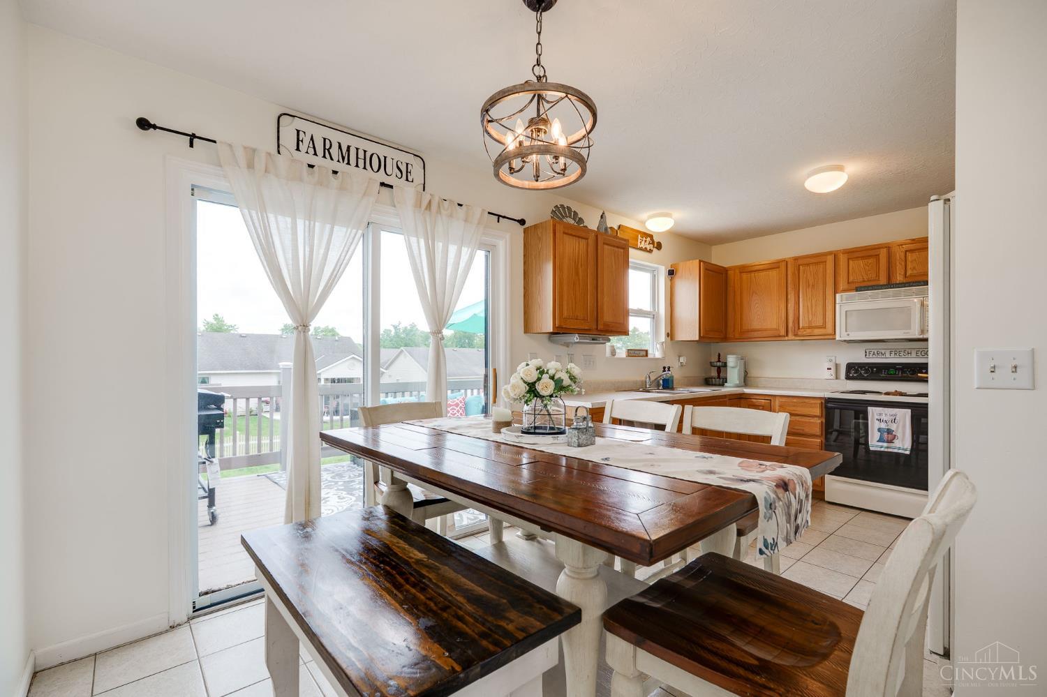 1240 Carriage Hill Lane, Hamilton, Ohio image 12
