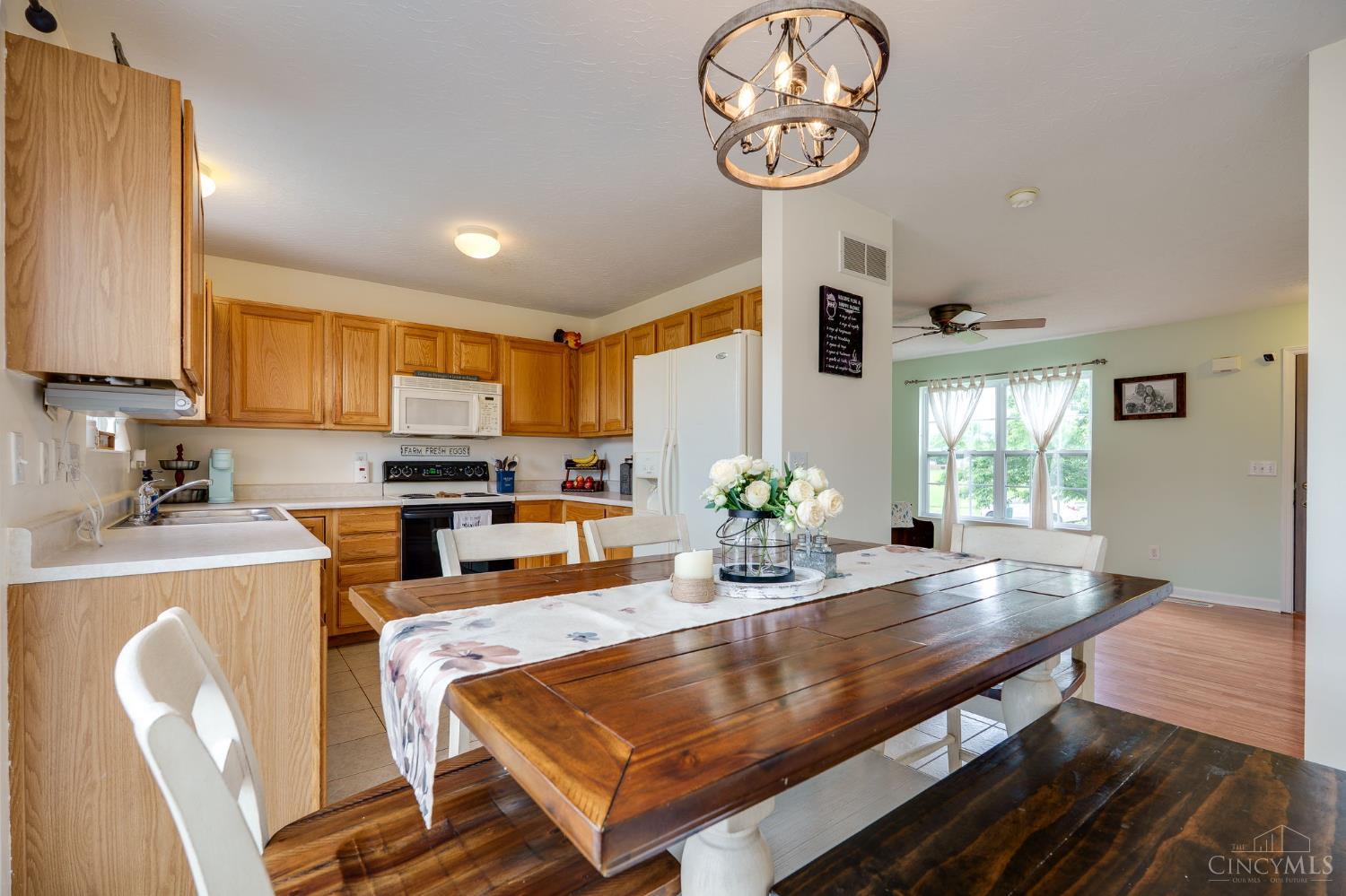 1240 Carriage Hill Lane, Hamilton, Ohio image 13