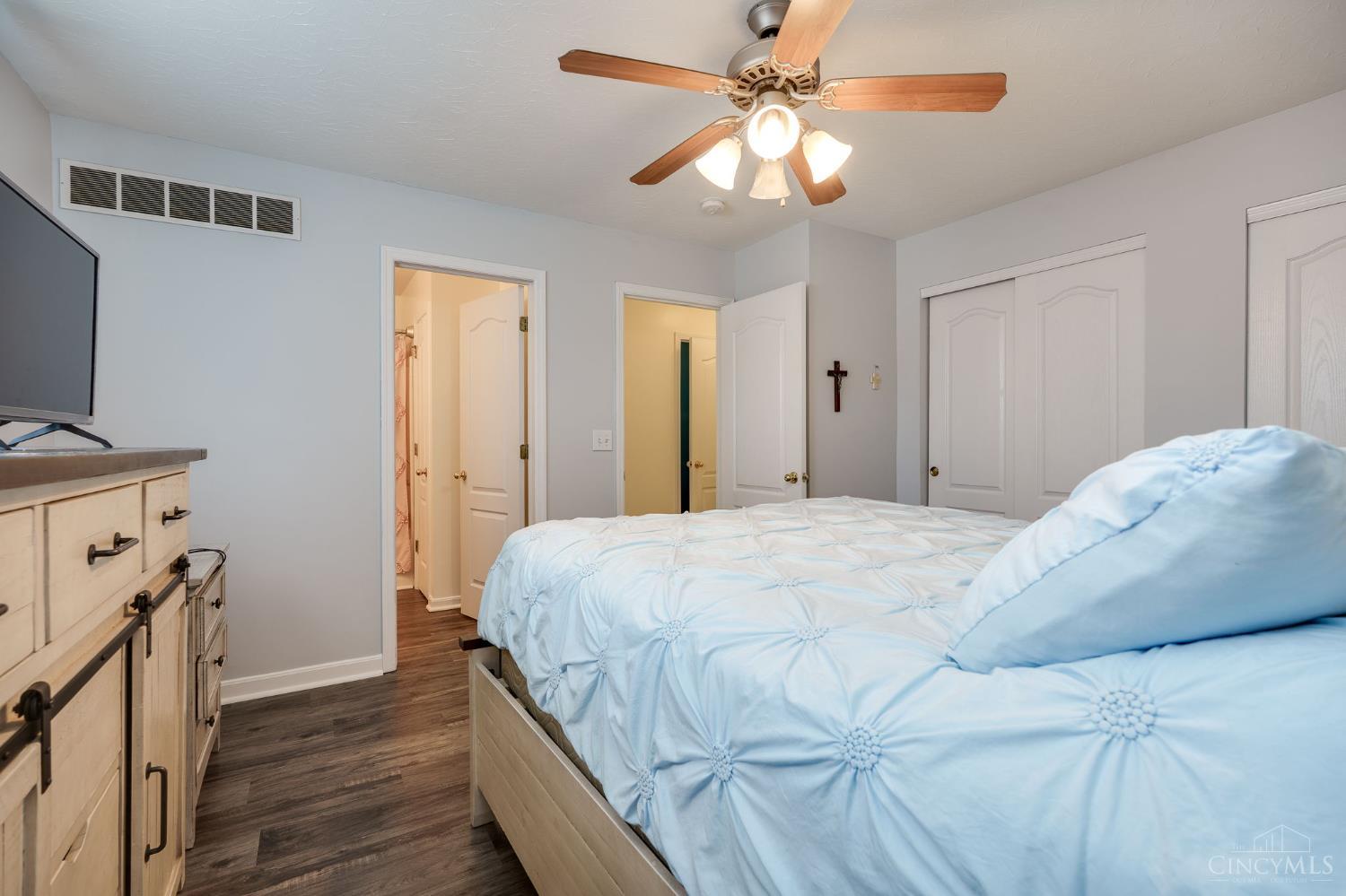 1240 Carriage Hill Lane, Hamilton, Ohio image 24