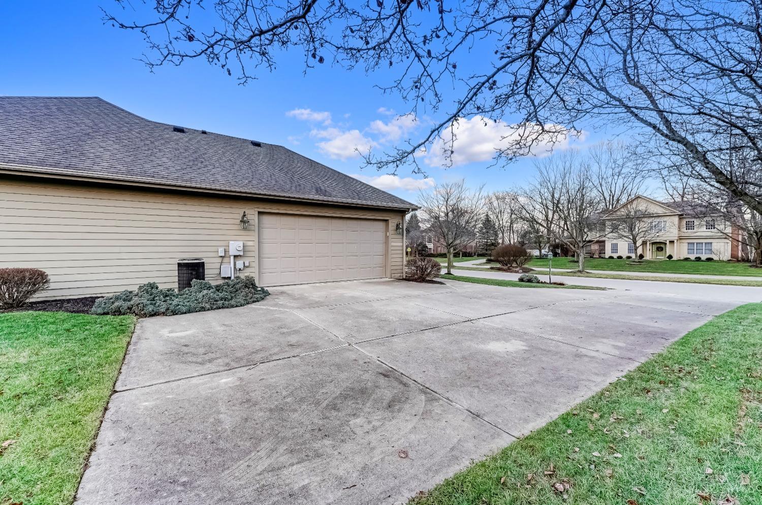 8955 Sycamore Trails Drive, Clearcreek Twp., Ohio image 38